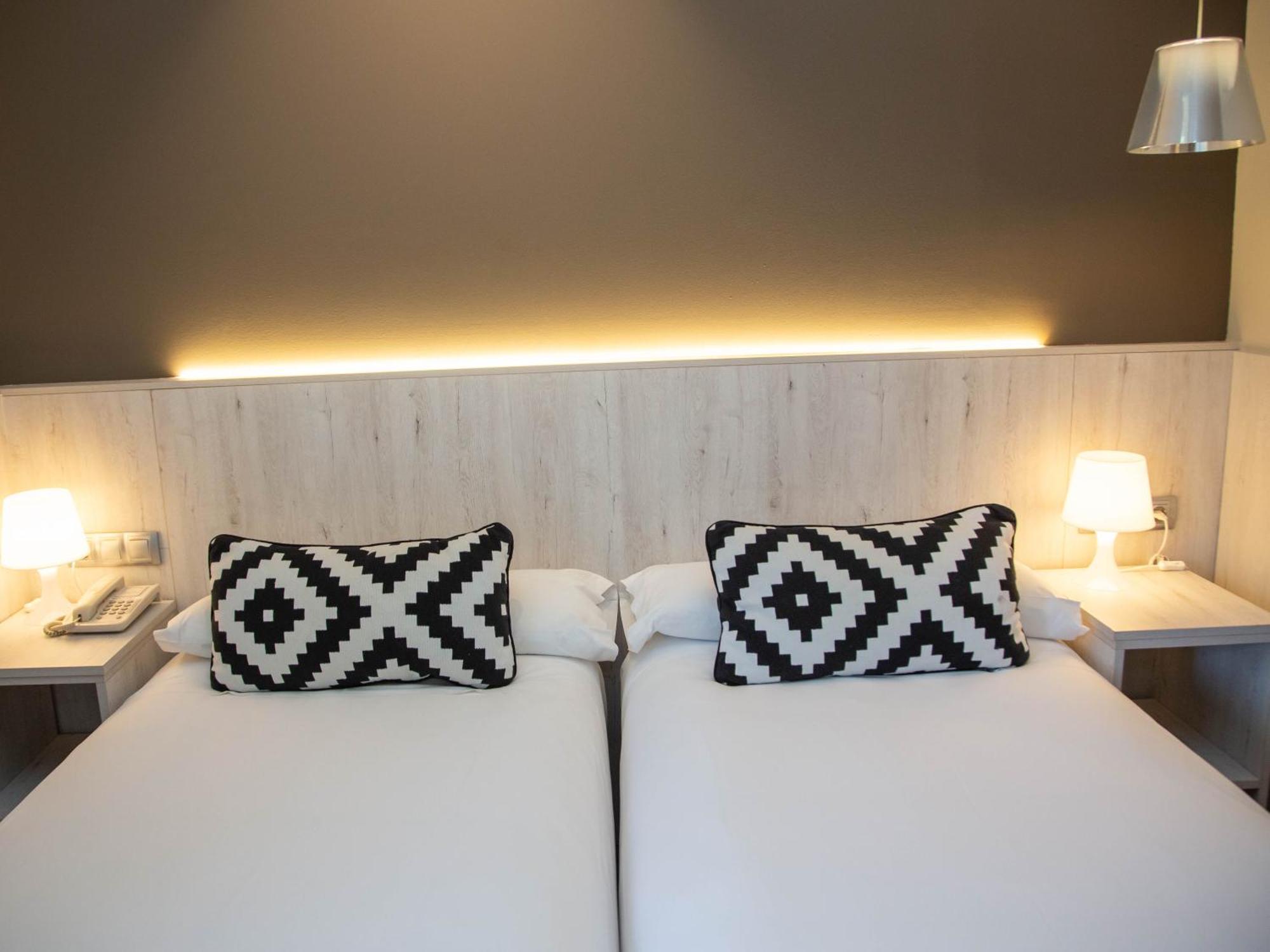 Hotel Restaurante Cadosa Soria Kültér fotó